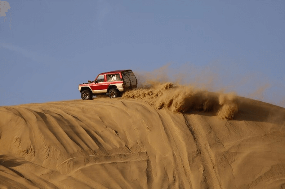 Car towing in Abu Dhabi, Roadside battery service, 24/7 recovery van Abu Dhabi